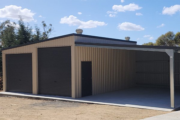 Garage with skillion annexe